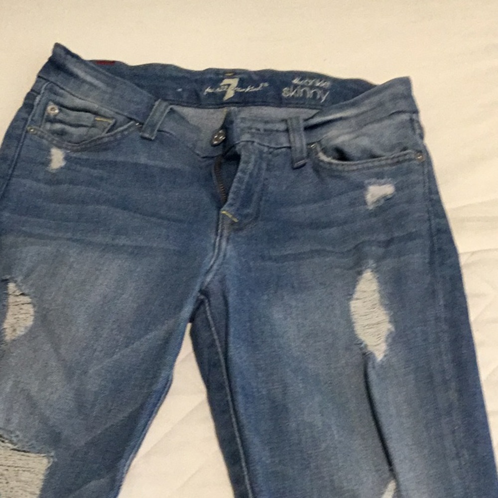 Denim distressed jeans